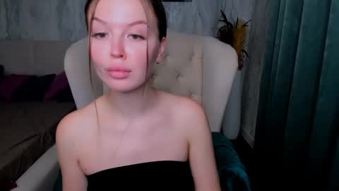 laurennhill online show from October 2025 12:21:02 AM