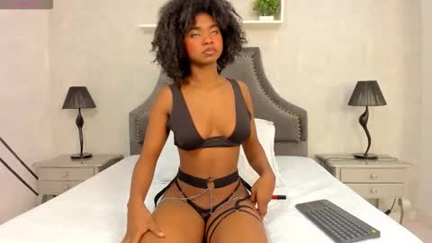 Snapshot of laurensnow1_ chatting on October 2025 02:42:02 PM Lauren online show from October 2025 02:42:02 PM