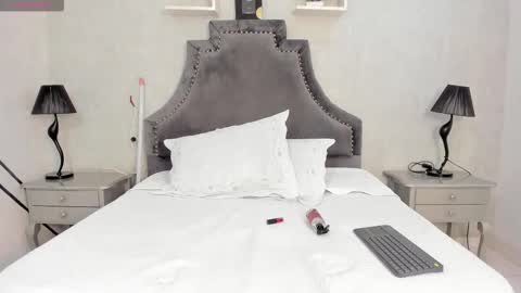 Snapshot of laurensnow1_ chatting on November 2025 03:28:02 PM Lauren online show from November 2025 03:28:02 PM