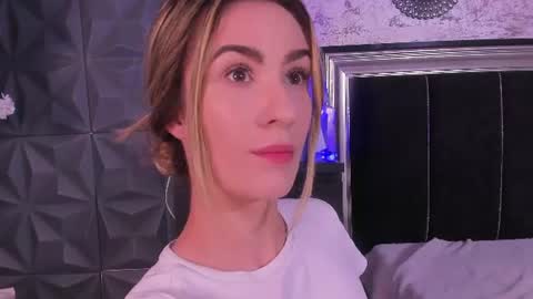 Snapshot of lauryn_cooper chatting on July 2026 05:31:02 AM laurin online show from July 2026 05:31:02 AM