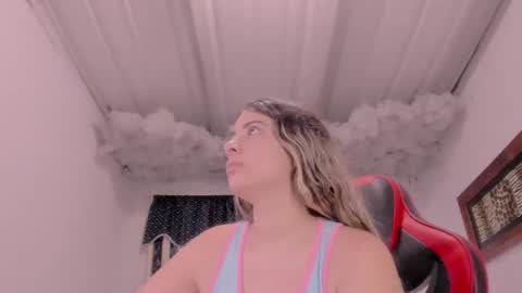 Lauu G online show from October 2025 11:08:02 AM