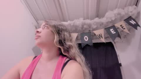 Lauu G online show from October 2025 09:19:01 AM