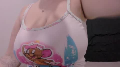 Lauu G online show from November 2025 10:15:02 AM