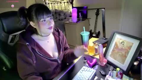 Lavenderrzz online show from January 2026 02:21:01 PM