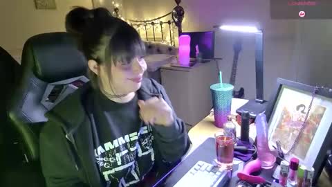 Lavenderrzz online show from January 2026 08:29:01 PM