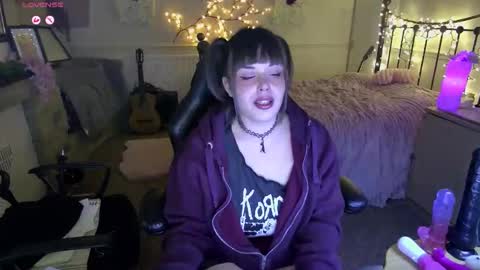 Lavenderrzz online show from March 2026 04:42:01 PM