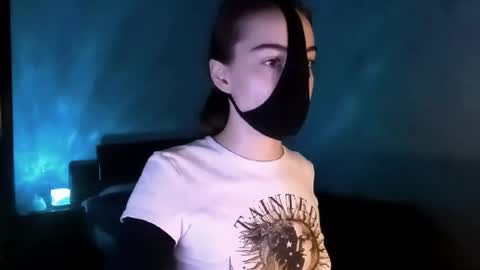 Lavinda online show from December 2025 05:48:01 AM