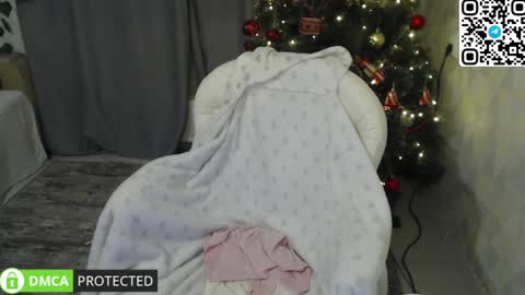 Snapshot of lavinell chatting on December 2024 03:26:01 AM Mia online show from December 2024 03:26:01 AM