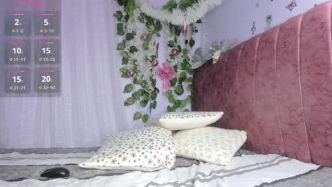 layla_17 online show from December 2024 10:45:01 PM