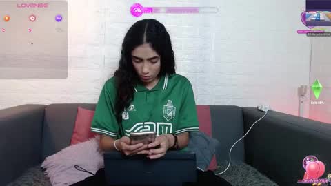 Snapshot of layla_707 chatting on February 2025 01:15:01 AM Layla online show from February 2025 01:15:01 AM