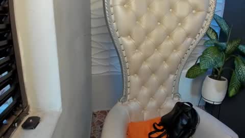 Snapshot of layla_707 chatting on October 2025 10:51:02 PM Layla online show from October 2025 10:51:02 PM