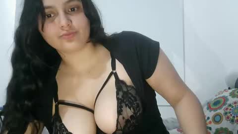 Snapshot of layla_latinax chatting on November 2025 05:01:02 PM Layla online show from November 2025 05:01:02 PM