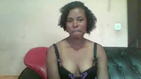 Snapshot of laylah517 chatting on November 2025 11:43:02 AM laylah517 online show from November 2025 11:43:02 AM