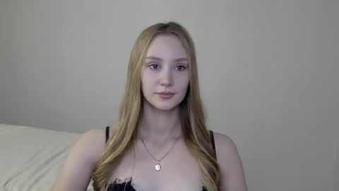 Snapshot of laylapretty001 chatting on December 2024 06:23:02 AM LaylaPretty001 online show from December 2024 06:23:02 AM