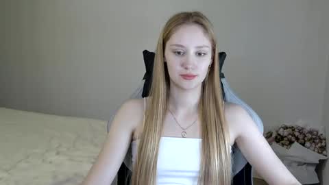 Snapshot of laylapretty001 chatting on February 2025 08:44:02 AM LaylaPretty001 online show from February 2025 08:44:02 AM