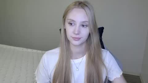 LaylaPretty001 online show from November 2025 05:28:02 AM