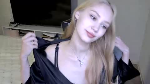 Snapshot of laylapretty001 chatting on May 2026 04:41:02 AM LaylaPretty001 online show from May 2026 04:41:02 AM