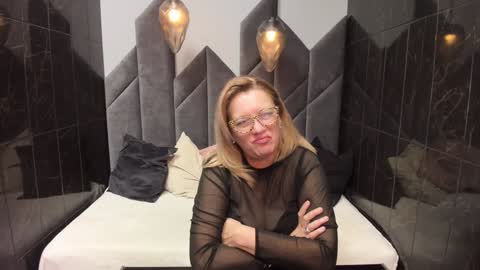 Lea online show from February 2025 10:34:02 PM