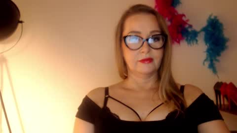 Snapshot of leadesire chatting on January 2025 12:15:01 PM LEA online show from January 2025 12:15:01 PM