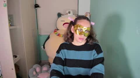 Snapshot of leah_sm chatting on February 2026 01:38:01 AM Laura online show from February 2026 01:38:01 AM