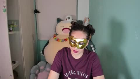 Snapshot of leah_sm chatting on February 2026 01:06:01 AM Laura online show from February 2026 01:06:01 AM