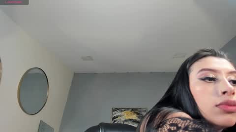 Snapshot of leahlombardi_ chatting on April 2026 03:24:01 AM leahlombardi_ online show from April 2026 03:24:01 AM