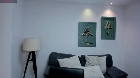 leahnovac online show from October 2025 05:02:02 PM