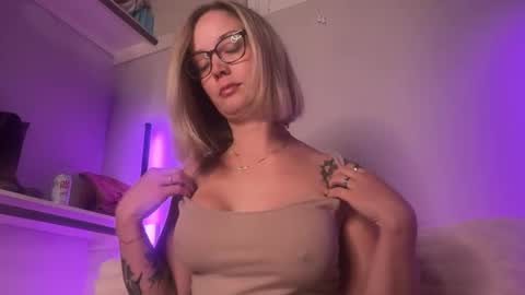 leanneluxecouple online show from October 2025 01:03:02 AM
