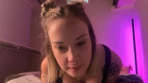 leanneluxecouple online show from February 2026 01:52:02 PM
