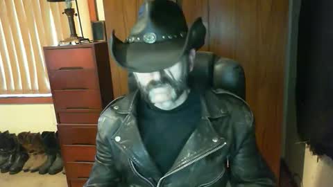 leathergreaser online show from September 2025 08:32:02 PM
