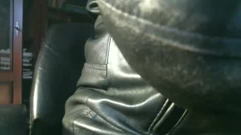 Snapshot of leathermotocross001 chatting on September 2025 05:47:02 PM Leathermotocross online show from September 2025 05:47:02 PM