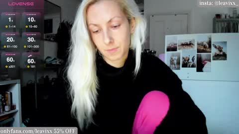 Snapshot of leavixx chatting on December 2024 03:22:02 PM LeaVixx online show from December 2024 03:22:02 PM