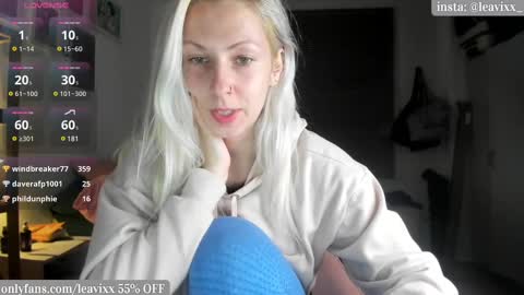 Snapshot of leavixx chatting on March 2025 09:37:01 PM LeaVixx online show from March 2025 09:37:01 PM