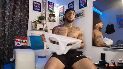 leenar_key online show from October 2025 03:42:01 PM