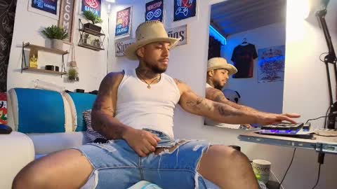 leenar_key online show from October 2025 01:23:01 PM