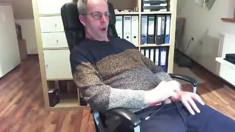 Snapshot of lefti27 chatting on November 2025 09:36:02 PM Dave online show from November 2025 09:36:02 PM