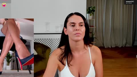 Elle  online show from September 2025 01:54:02 PM