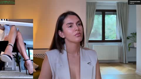 Elle  online show from October 2025 08:01:01 AM