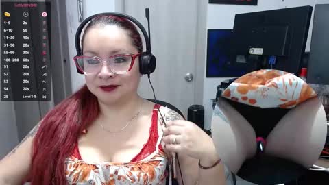 Snapshot of leidycrstnch21 chatting on November 2025 03:27:02 PM LeidyDi223 online show from November 2025 03:27:02 PM