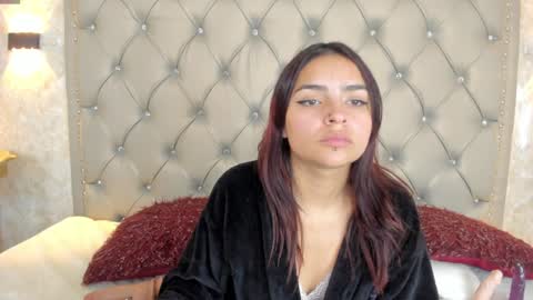 Snapshot of leigh_angels chatting on January 2025 12:54:02 AM LEIGH ANGELS online show from January 2025 12:54:02 AM