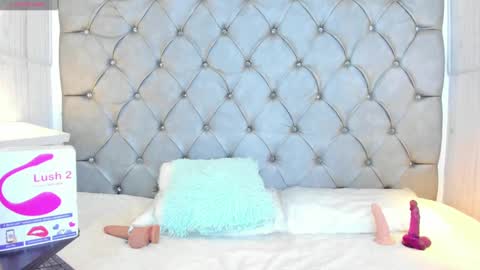 Snapshot of leigh_angels chatting on January 2025 08:26:02 PM LEIGH ANGELS online show from January 2025 08:26:02 PM