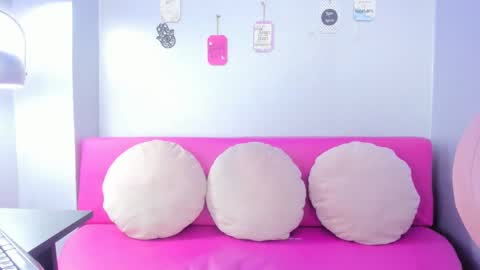 Snapshot of leigh_angels chatting on February 2025 08:07:02 PM LEIGH ANGELS online show from February 2025 08:07:02 PM