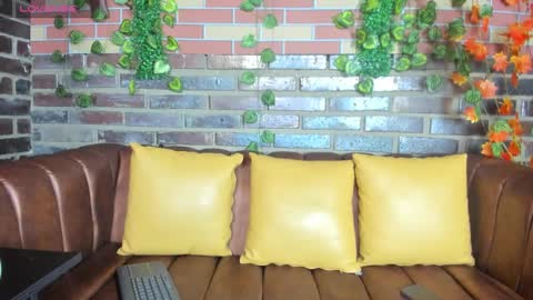 Snapshot of leigh_angels chatting on February 2025 04:56:02 PM LEIGH ANGELS online show from February 2025 04:56:02 PM