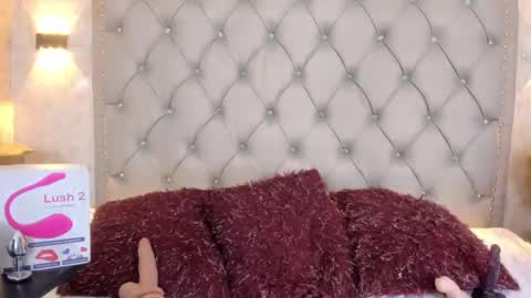 Snapshot of leigh_angels chatting on February 2025 12:19:02 AM LEIGH ANGELS online show from February 2025 12:19:02 AM