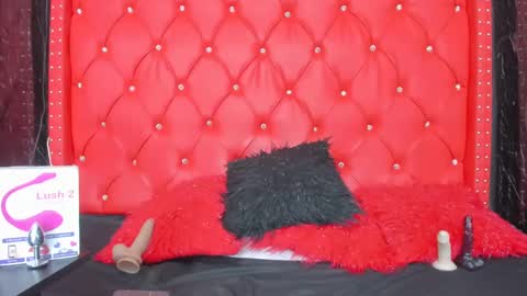 Snapshot of leigh_angels chatting on February 2025 01:13:02 AM LEIGH ANGELS online show from February 2025 01:13:02 AM