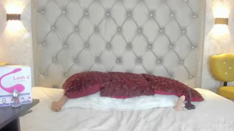 Snapshot of leigh_angels chatting on March 2025 12:18:02 AM LEIGH ANGELS online show from March 2025 12:18:02 AM