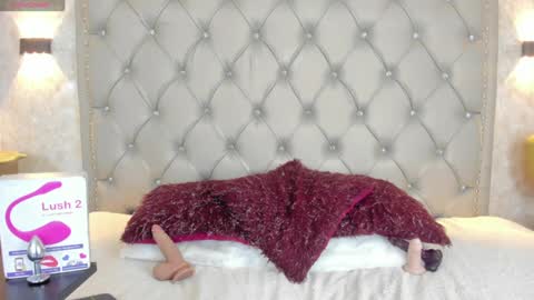 Snapshot of leigh_angels chatting on March 2025 01:05:01 AM LEIGH ANGELS online show from March 2025 01:05:01 AM