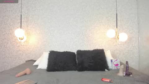 Snapshot of leigh_angels chatting on September 2025 10:13:02 PM LEIGH ANGELS online show from September 2025 10:13:02 PM