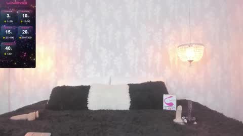 Snapshot of leigh_angels chatting on October 2025 09:53:01 PM LEIGH ANGELS online show from October 2025 09:53:01 PM