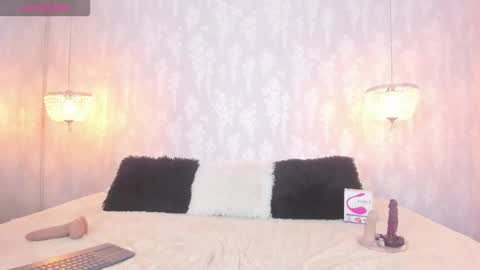 Snapshot of leigh_angels chatting on November 2025 10:10:02 PM LEIGH ANGELS online show from November 2025 10:10:02 PM